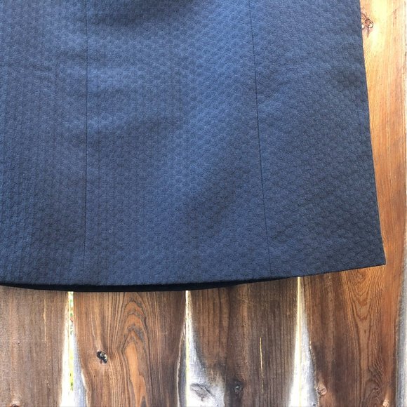 Ann Taylor Black Textured Button Detail Mini Skirt 8P - Picture 6 of 10